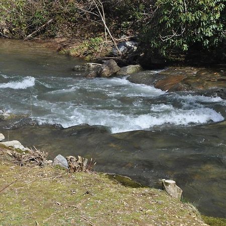 Waterfall Hideaway Bryson City Exterior photo