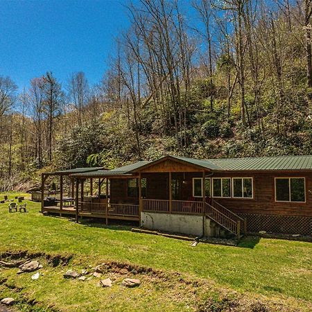 Waterfall Hideaway Bryson City Exterior photo