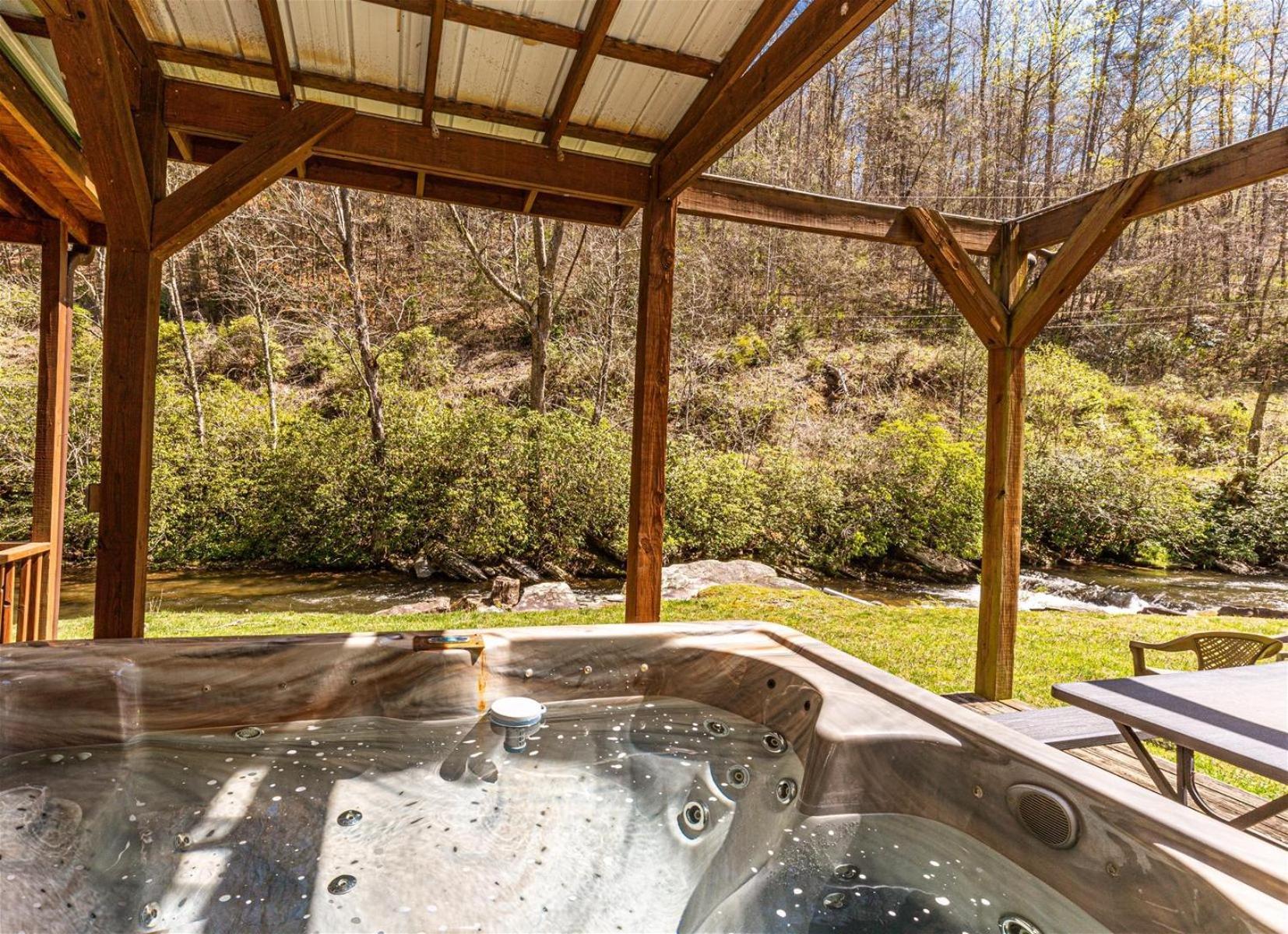 Waterfall Hideaway Bryson City Exterior photo