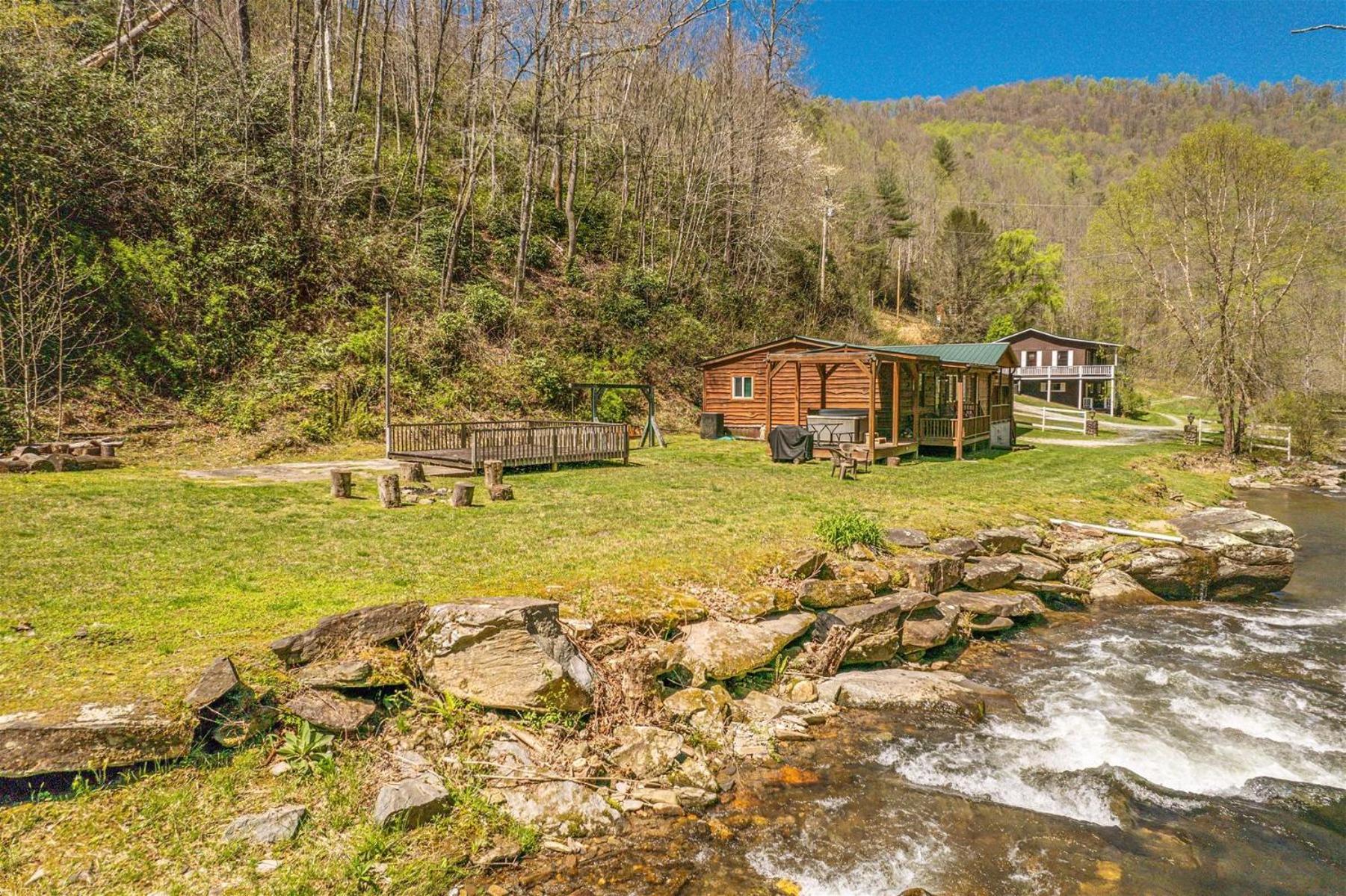 Waterfall Hideaway Bryson City Exterior photo