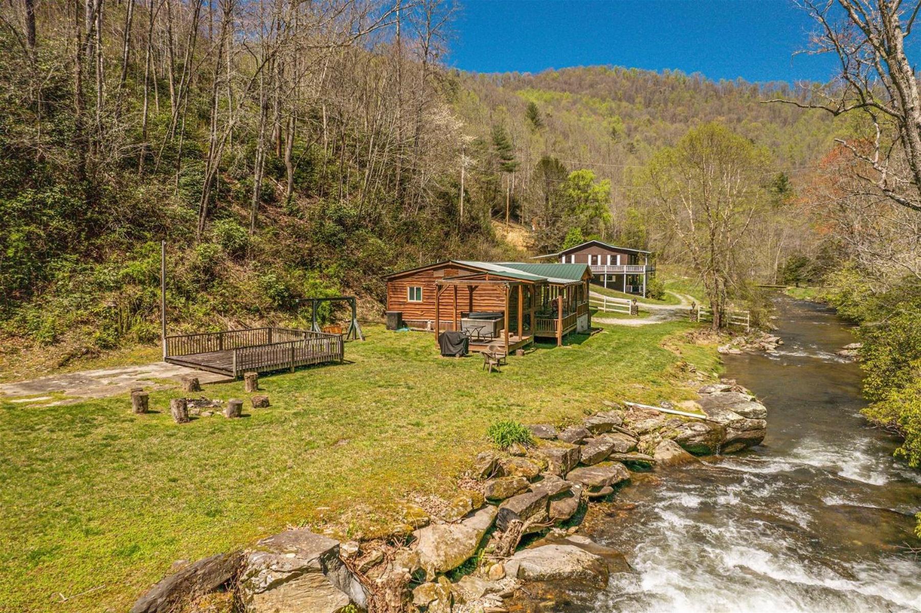 Waterfall Hideaway Bryson City Exterior photo