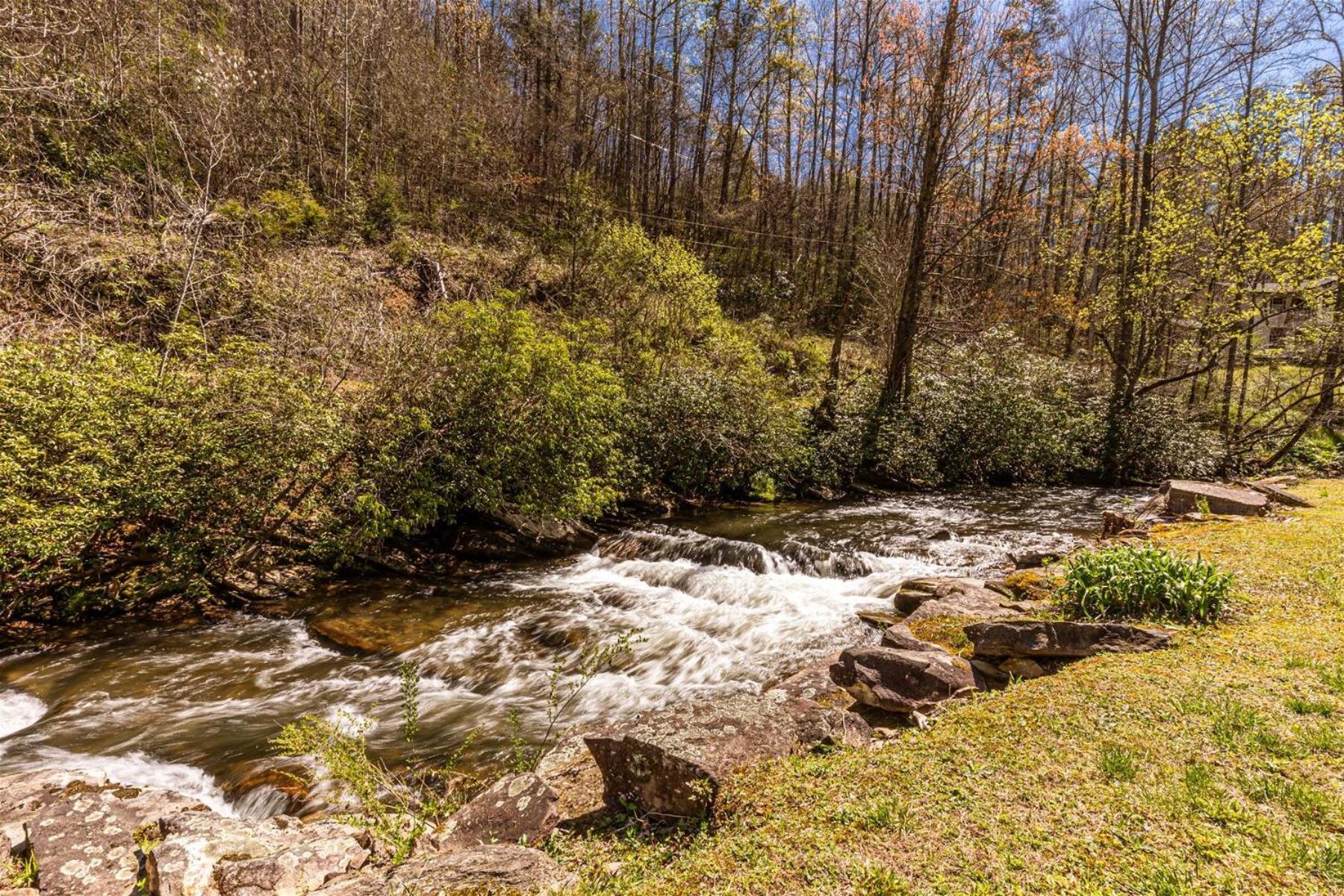 Waterfall Hideaway Bryson City Exterior photo